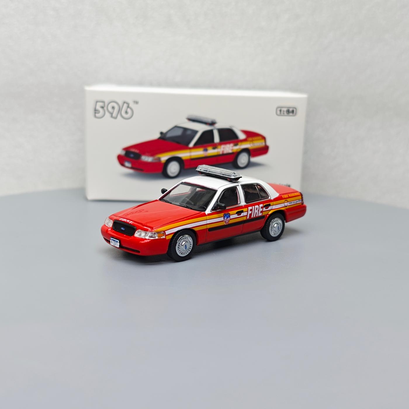 596 1:64 Ford Crown Victoria H - Kids Toys Victoria のレビューと価格