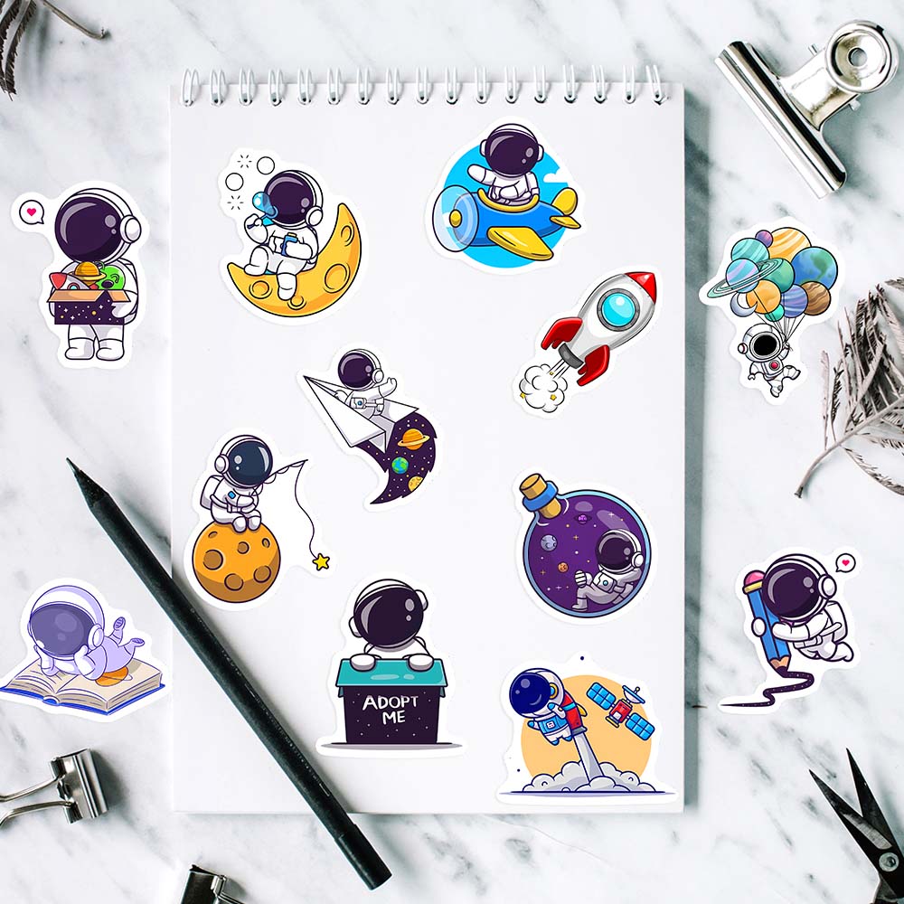 Cute Cartoon Astronaut Sticker - Kids Toys Laptop のレビューと価格